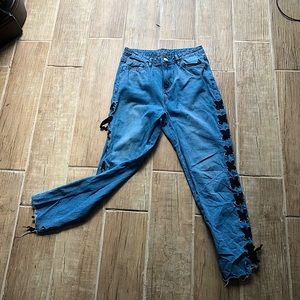 Lace up boyfriend jeans